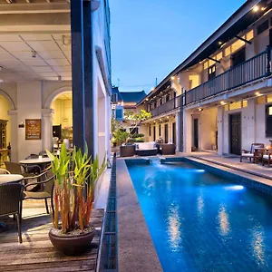 Noordin Mews *** George Town